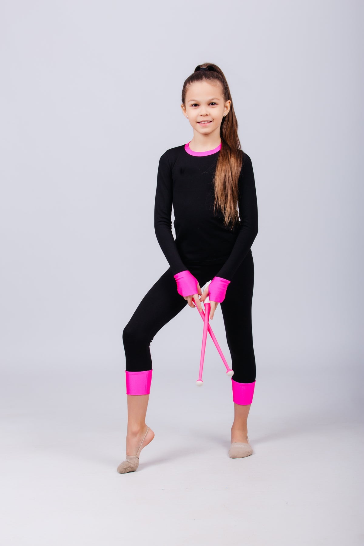 Short Leggings and Longsleeve Set with Finger Cuffs
