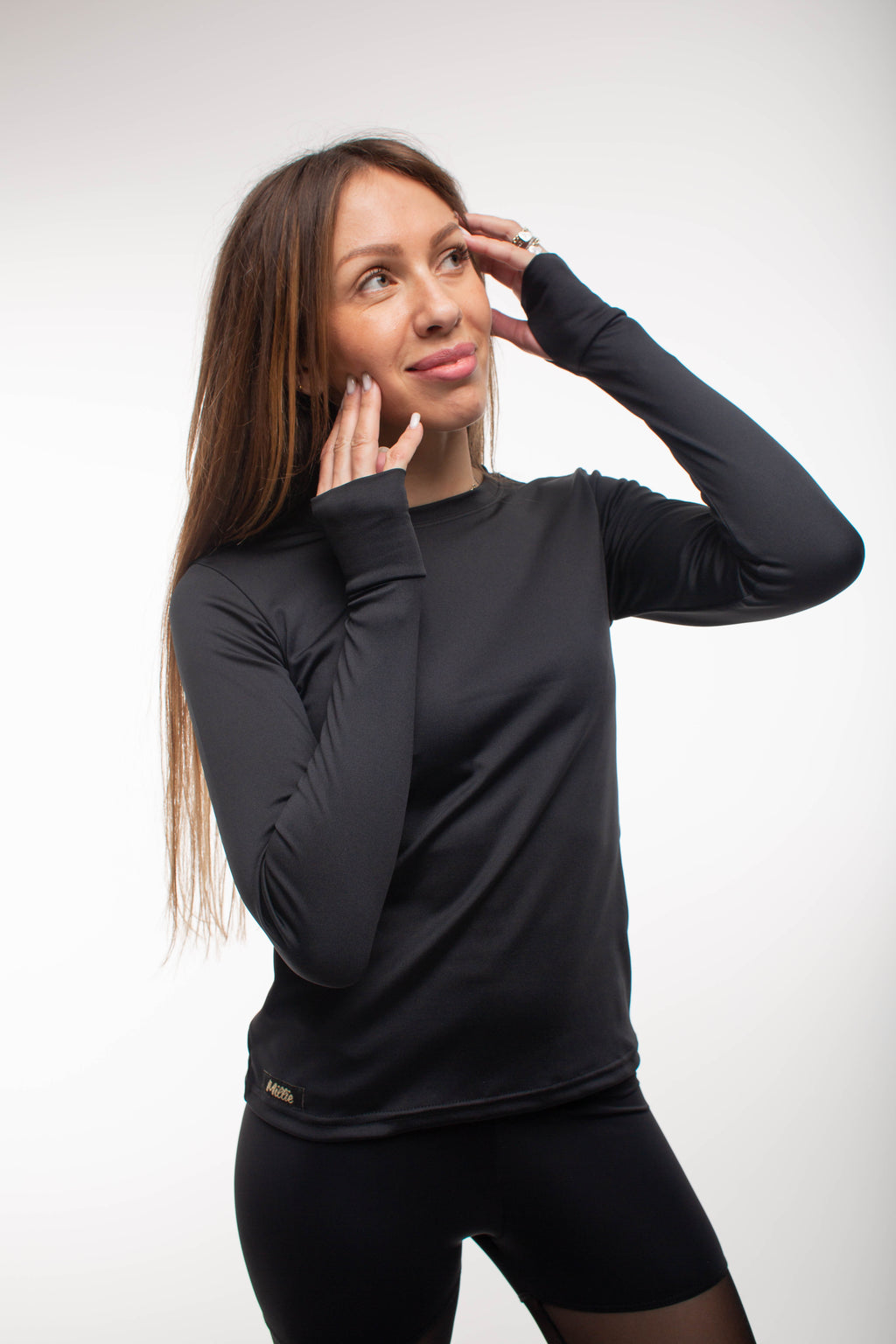 Longsleeve with thumbhole cuff
