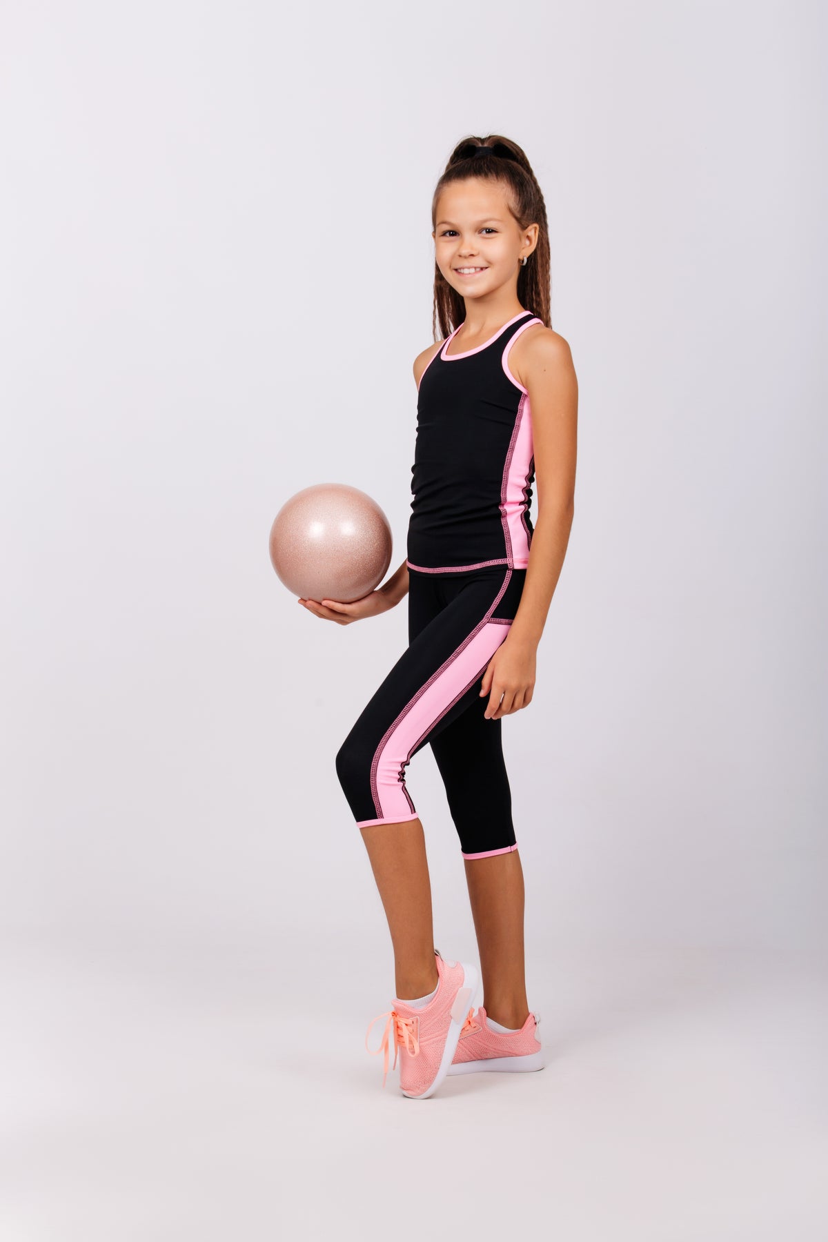 Knee-length cycling shorts with pink insert