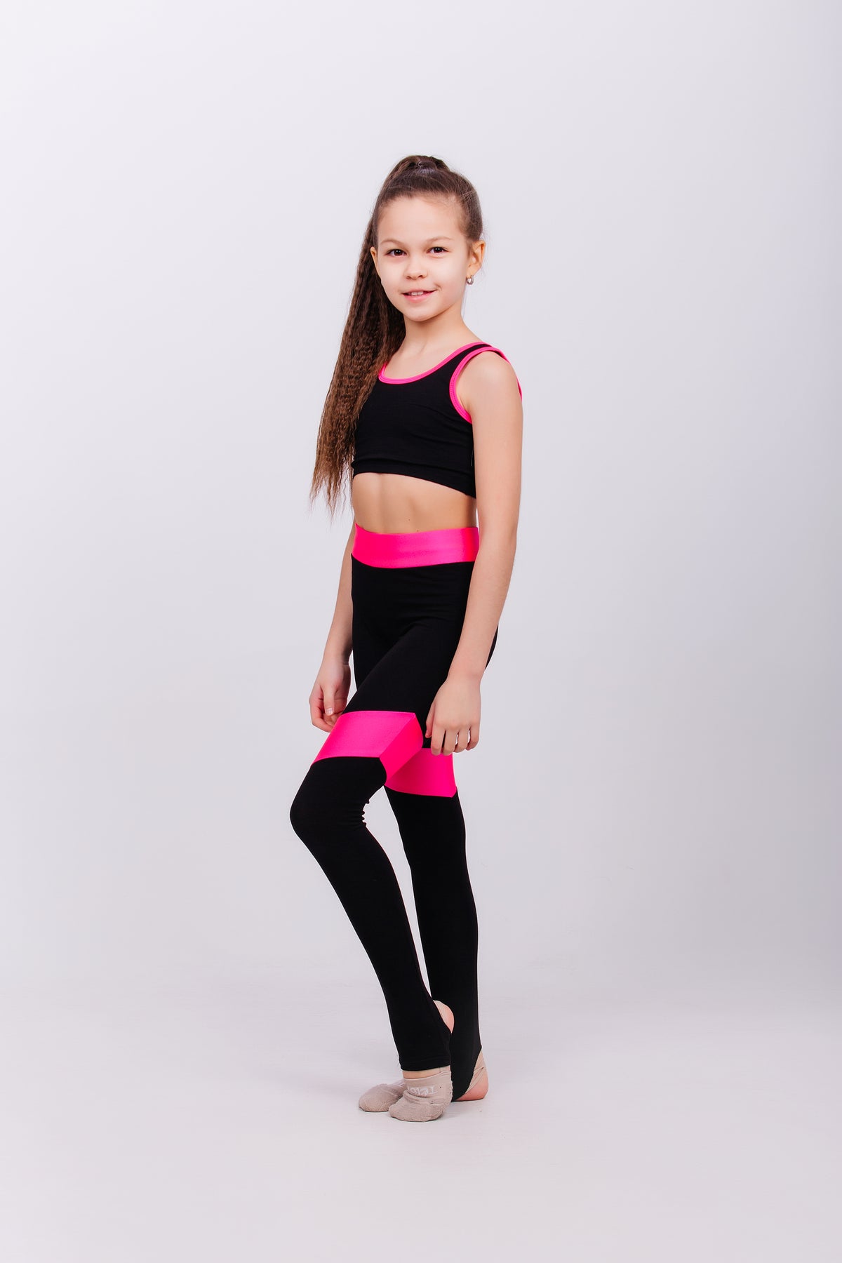 Leggings with heel cutout