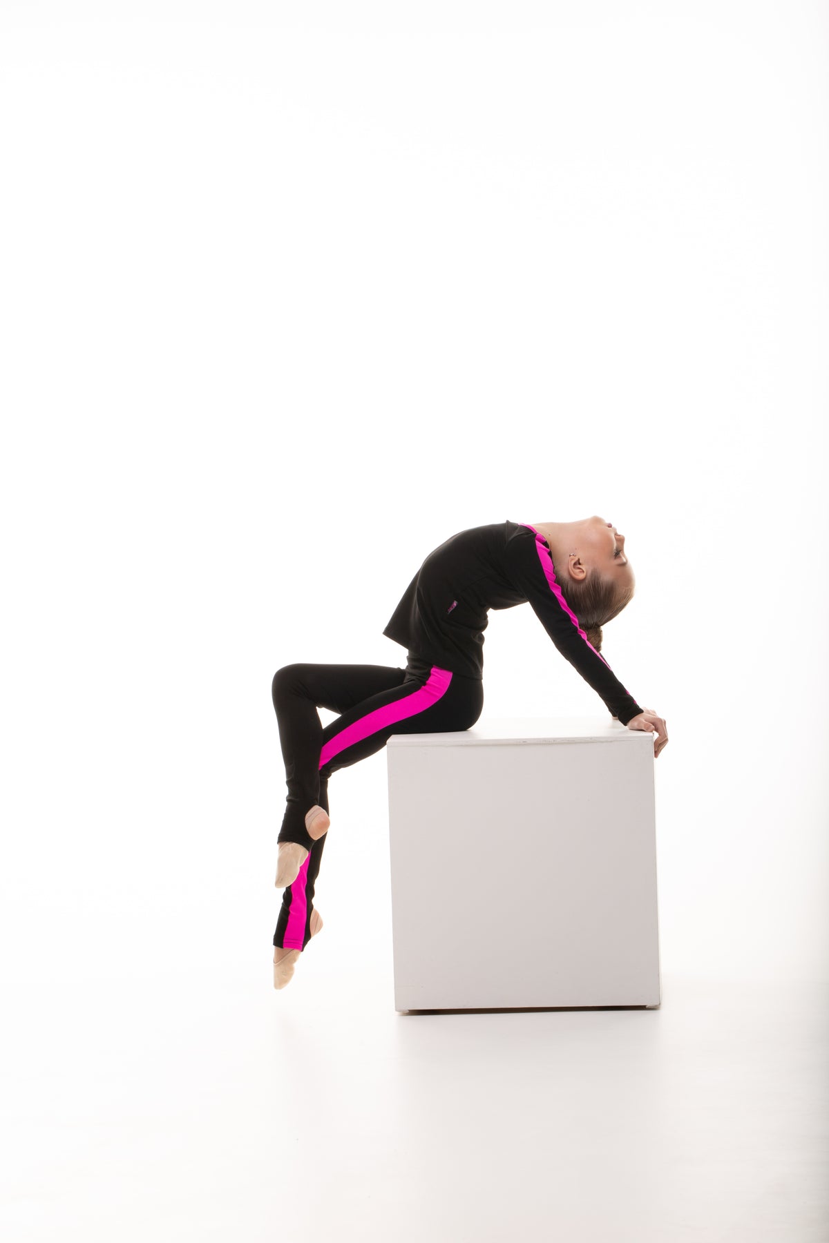 Leggings with heel cutout