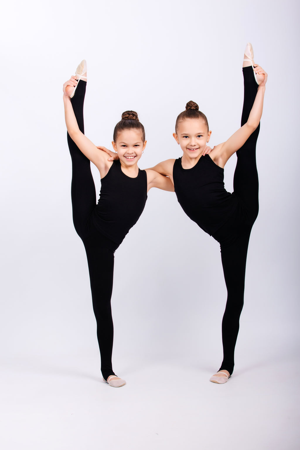 Leggings with heel cutout