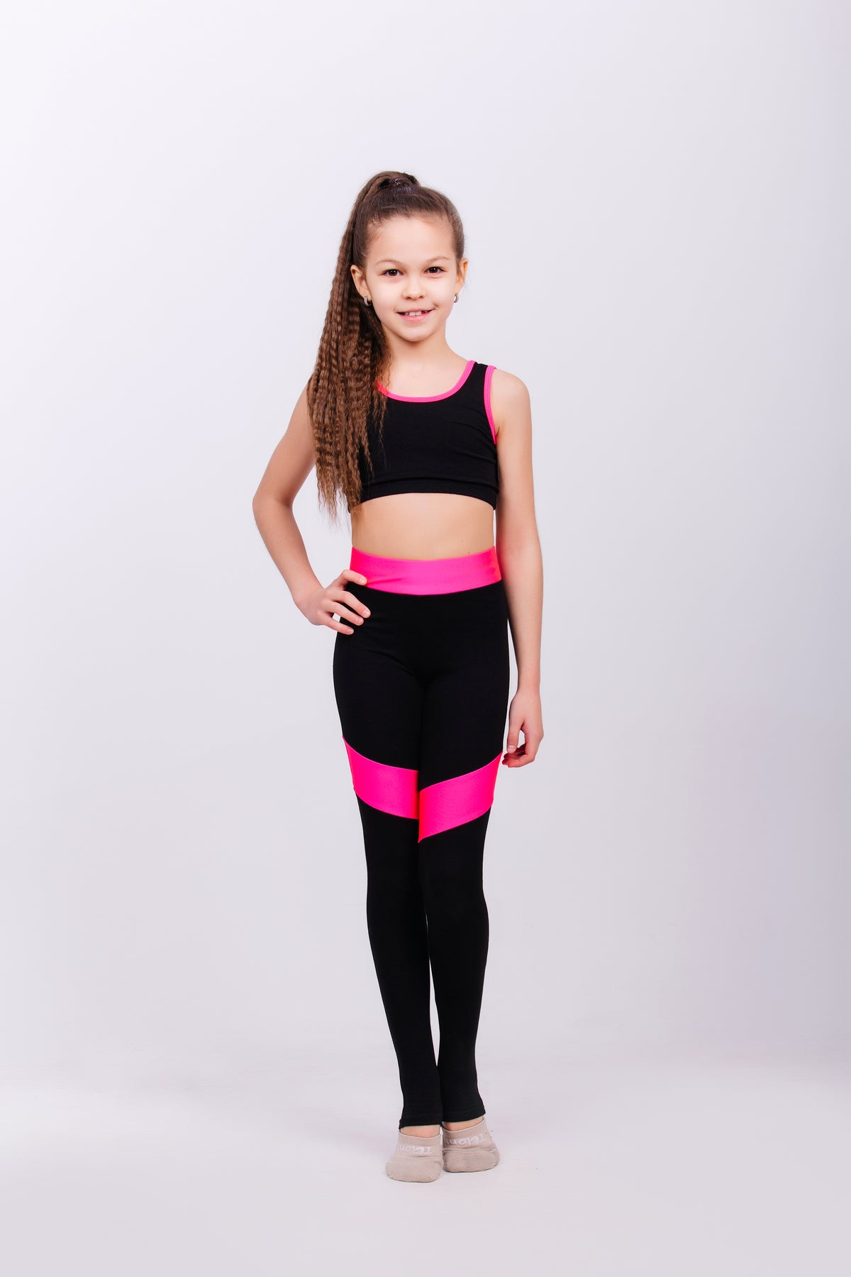 Leggings with heel cutout