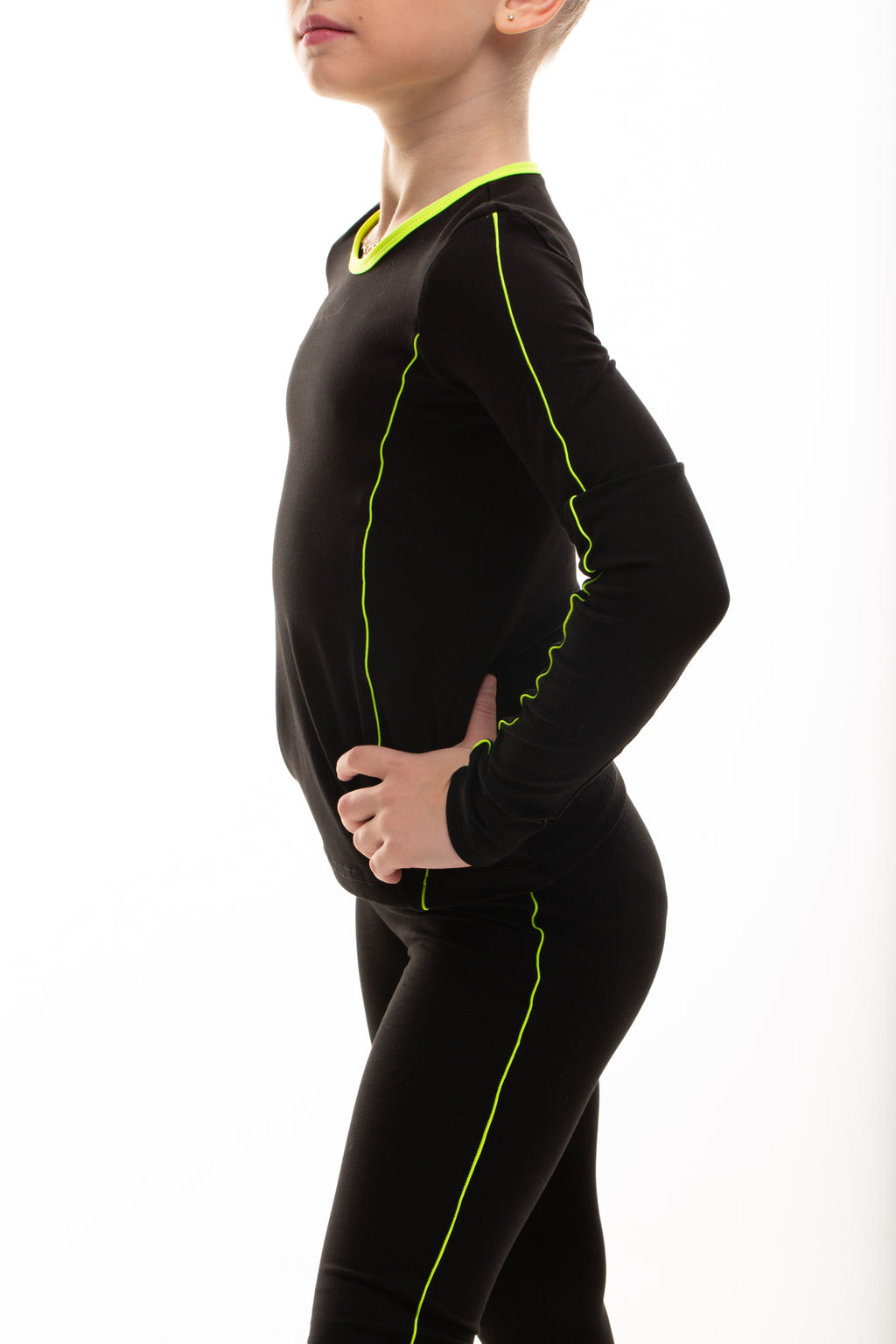 Leggings with heel cutout